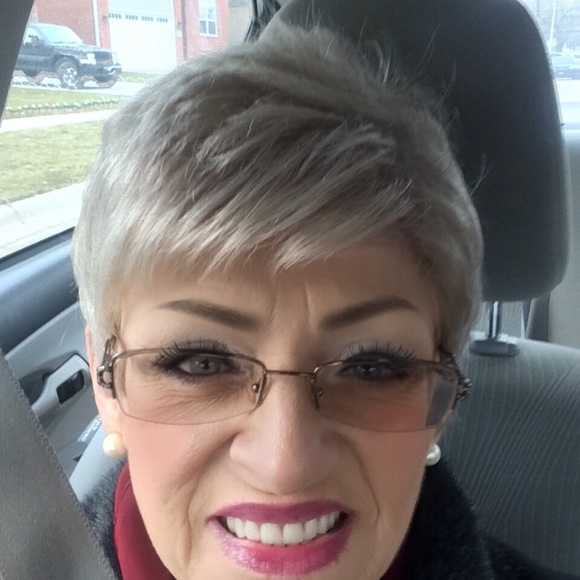 Meet your Posher, Elizabeth - Picture 1 of 1